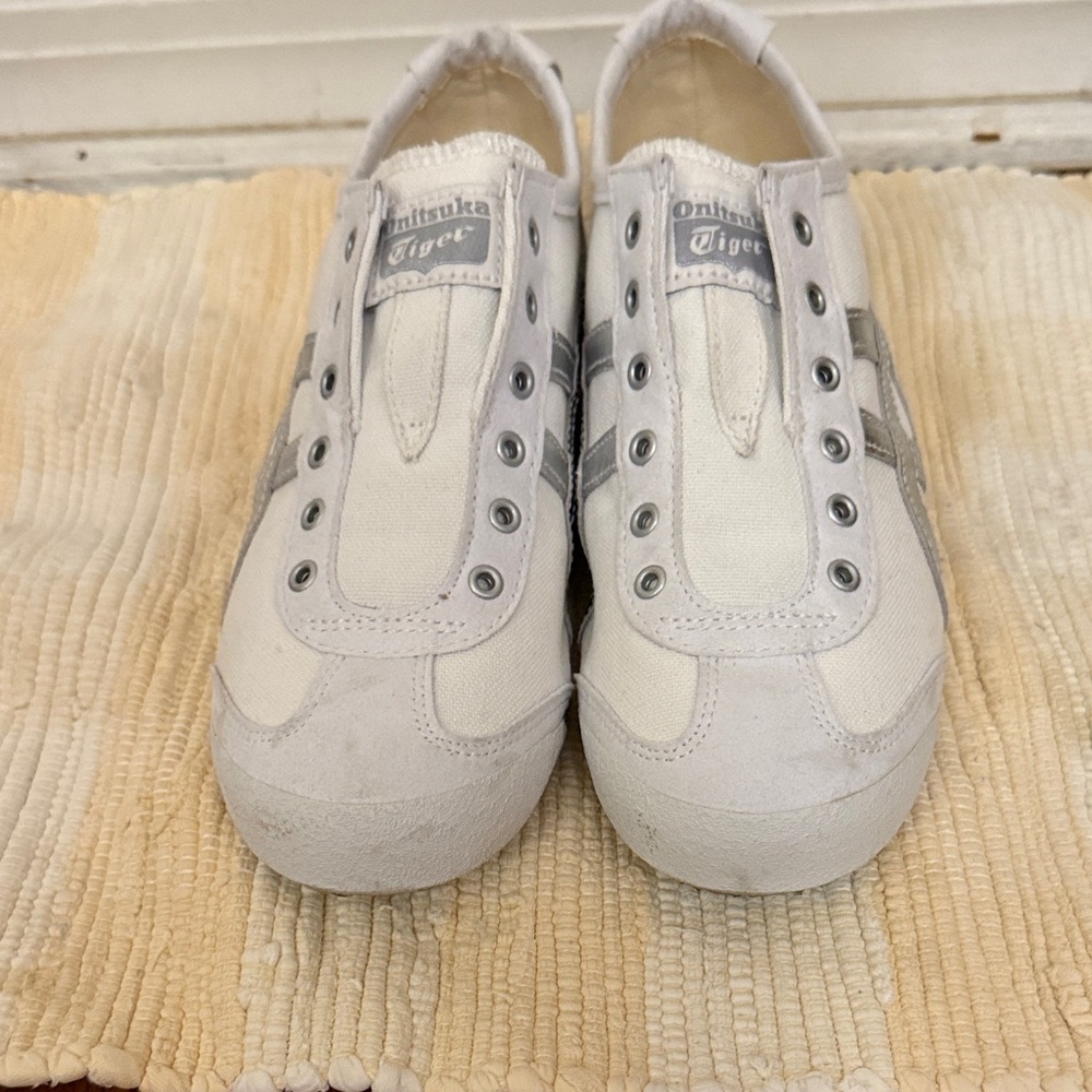 Onitsuka Tiger -  Silver and White Sneakers - US Size - 6.5